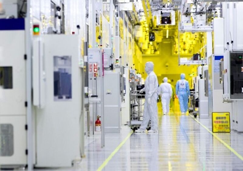 Ảnh hưởng của luồng người và luồng vật liệu đến độ sạch trong phòng sạch điện tử